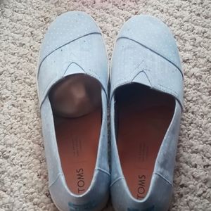 Slip on white and blue poco dots